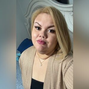 Meet your Posher, Karlly zareth